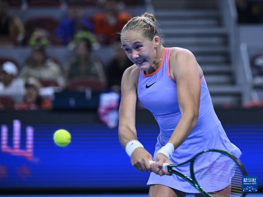 借队友墙式 借队友墙式